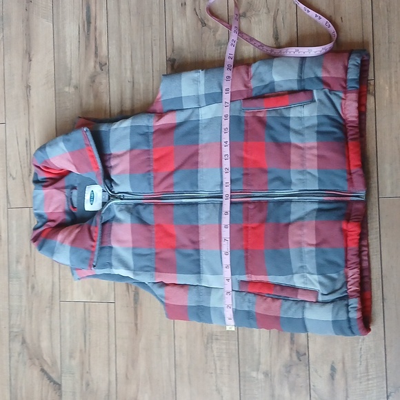 Red And Gray Frost Free Puffer Vest By Old Navy. Size M - Picture 6 of 17